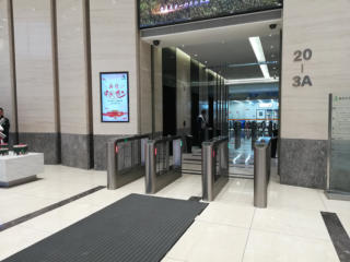 武漢鉑仕匯國際廣場人臉識別通道閘系統(tǒng)