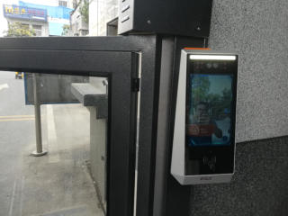 荊州軍區(qū)人臉識別門禁系統(tǒng)